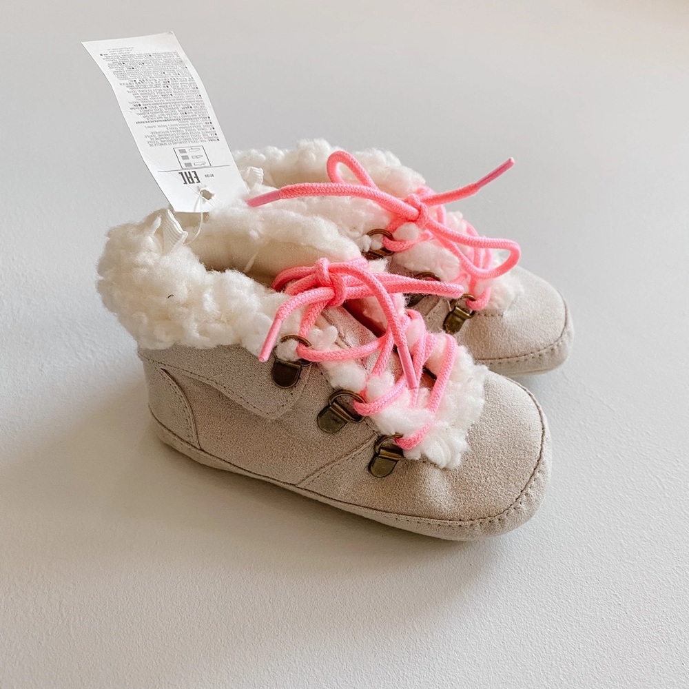 NWT Gap Sherpa Booties